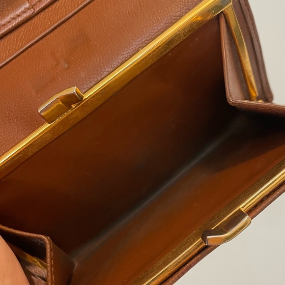 YSL Vintage Brown Leather Trifold Wallet with Internal Kisslock Coin Pocket - Picture 7 of 15